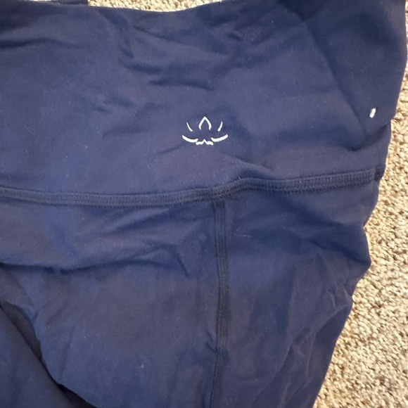 Beyond Yoga Navy Leggings - Picture 4 of 4